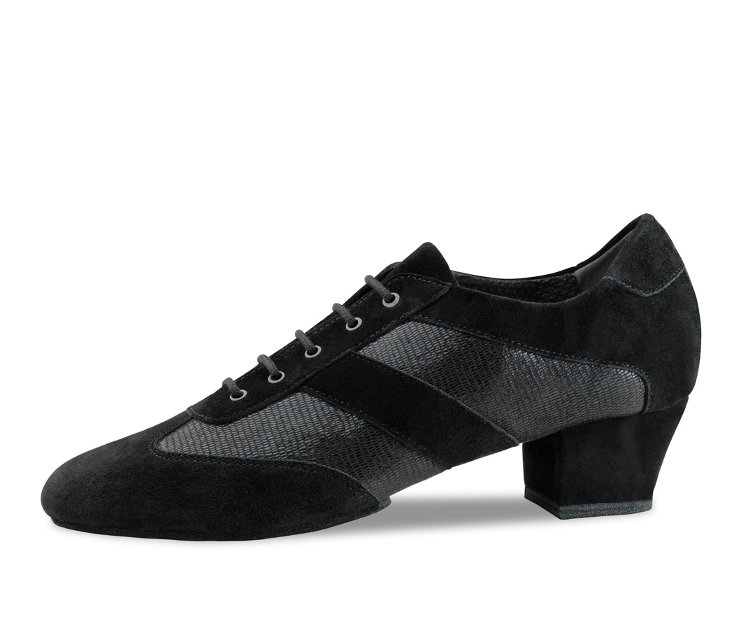 Sportlich-eleganter Trainingstanzsneaker mit geteilter Sohle und 3,5 cm Absatz aus Leder von Anna Kern.