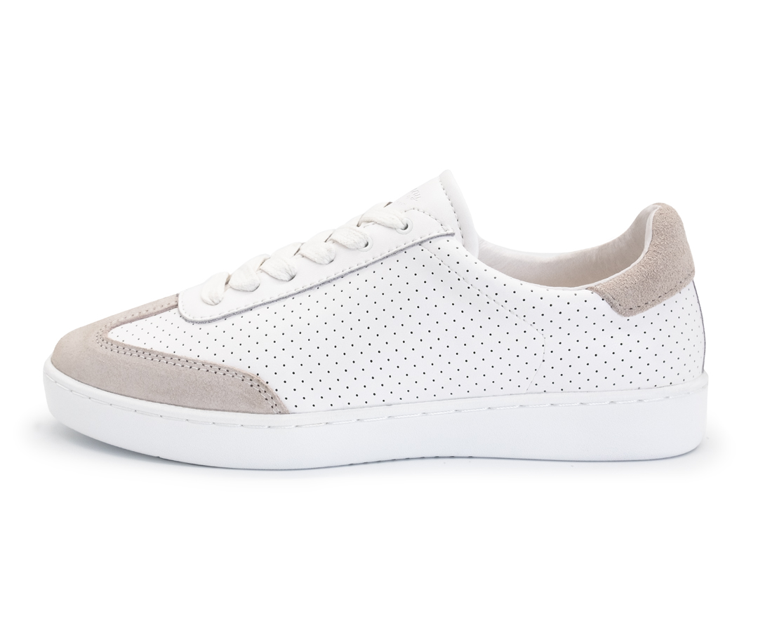 Ultraleichter Tanzsneaker 7020 für Damen aus weißem Nappaleder mit weißer Sohle aus PU und herausnehmbarer Innensohle.